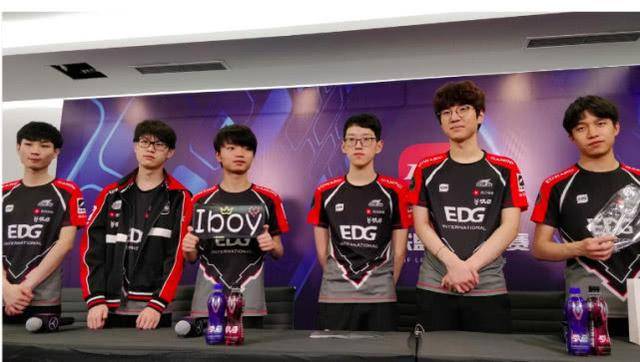 界的热议 界的热议